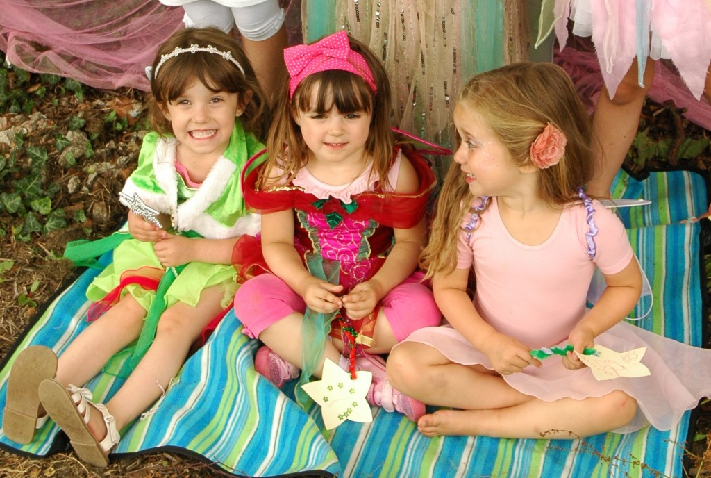 Toddlers enjoy a magical party with Viola Fairy 